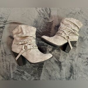 Chic Women's Heeled Boots with Buckle Detail